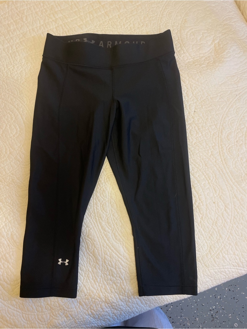Under Armour Black Compression Capri Leggings